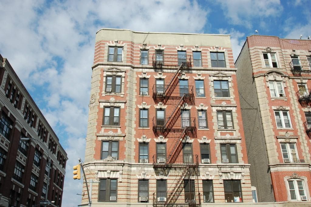Building photo 6