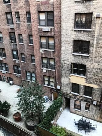 Building photo 28