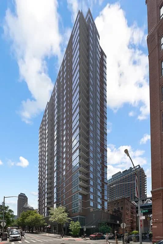 Building photo 8