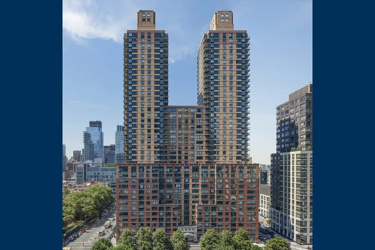 Building photo 11