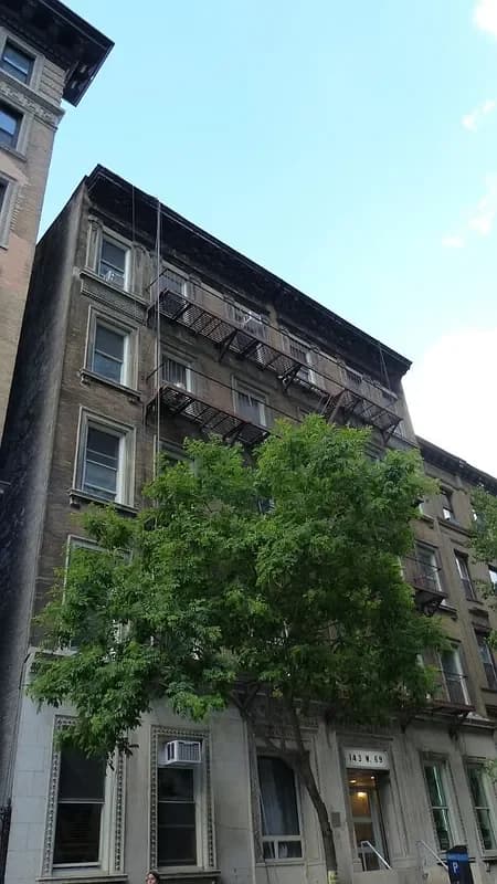 Building photo 9