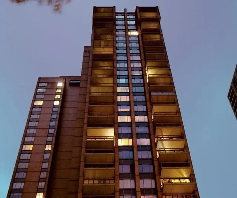 Building photo 8