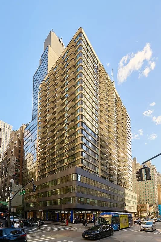 Building photo 4