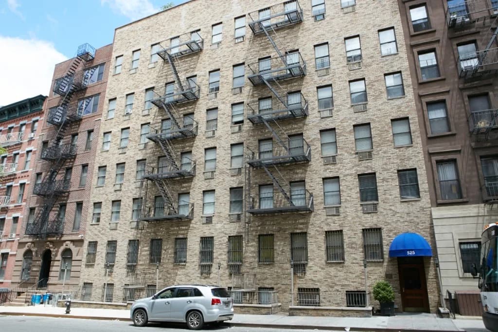 Building photo 3