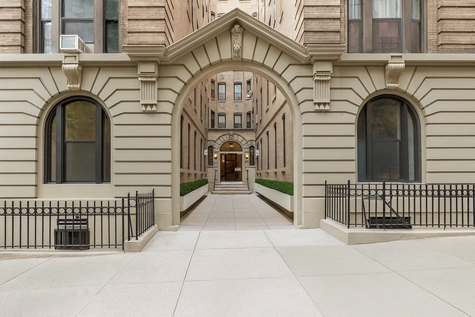 Building photo 6