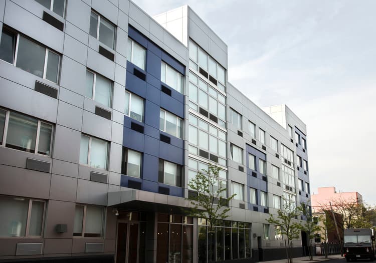 Building photo 12