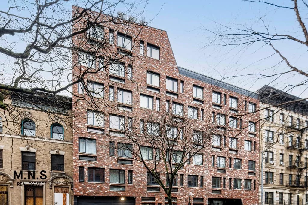Building photo 3