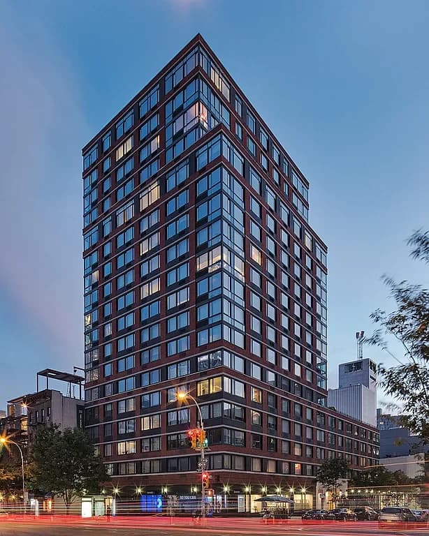 Building photo 7