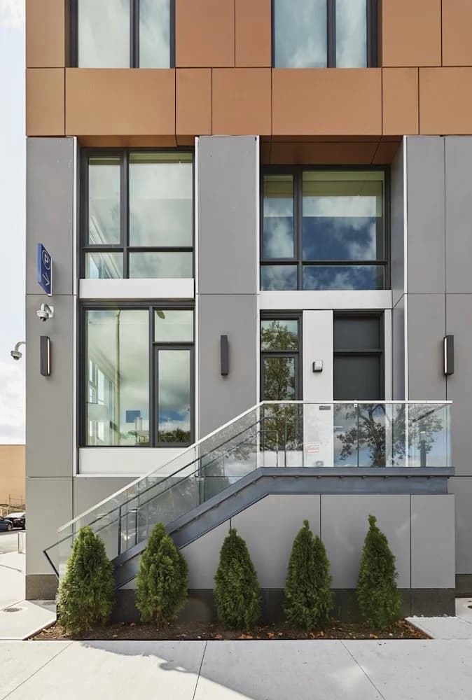 Building photo 3