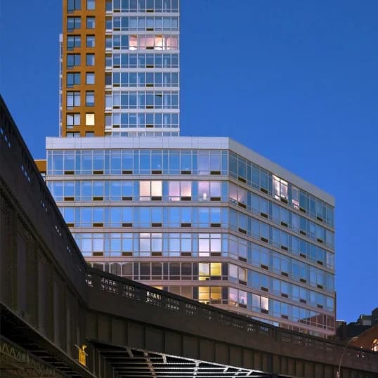 450 W 17 St