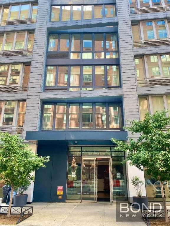 Building photo 11
