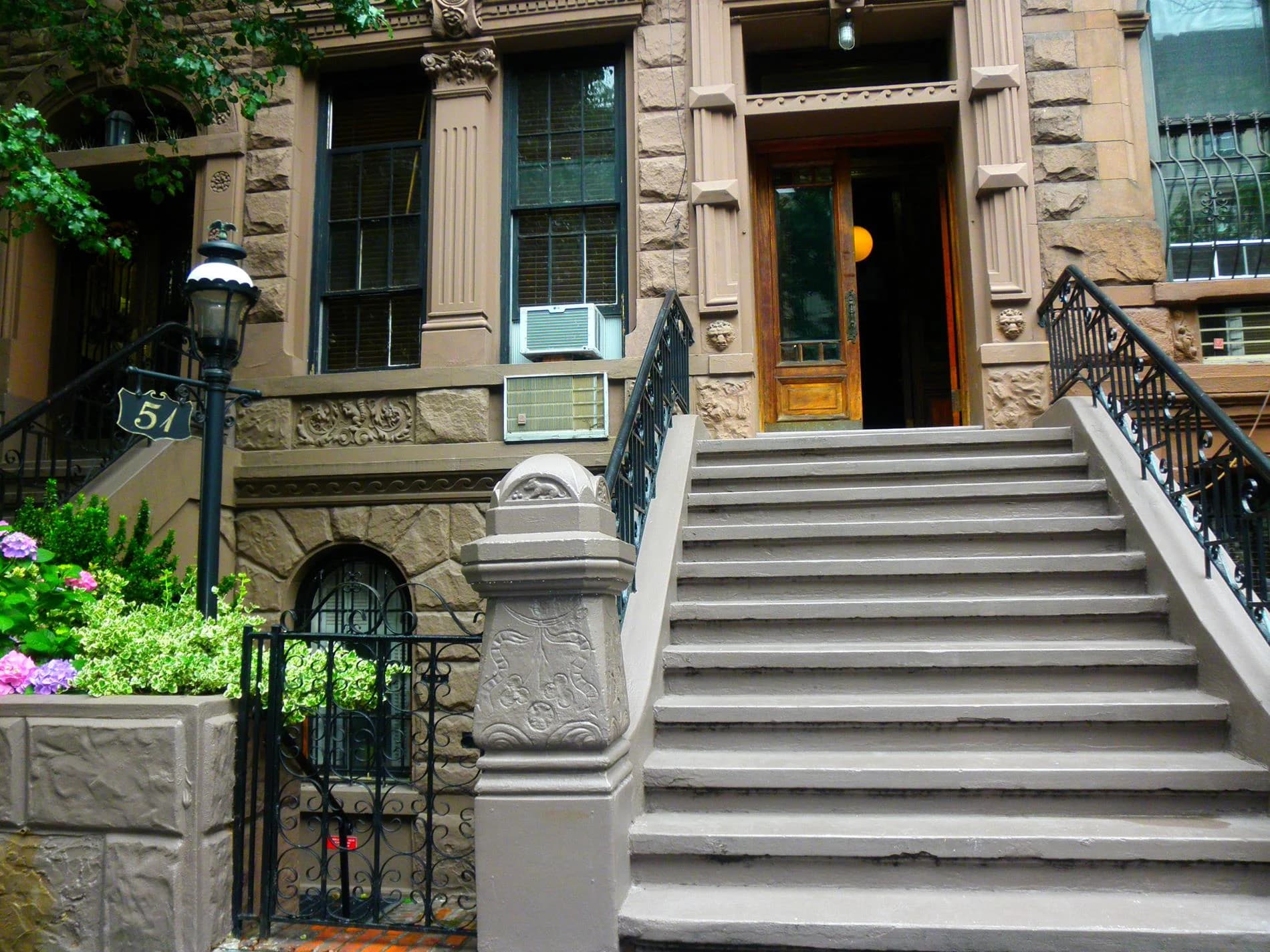 Building photo 12