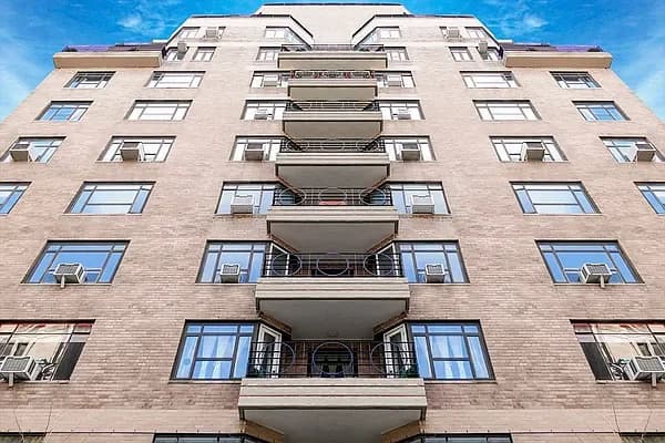 Building photo 25