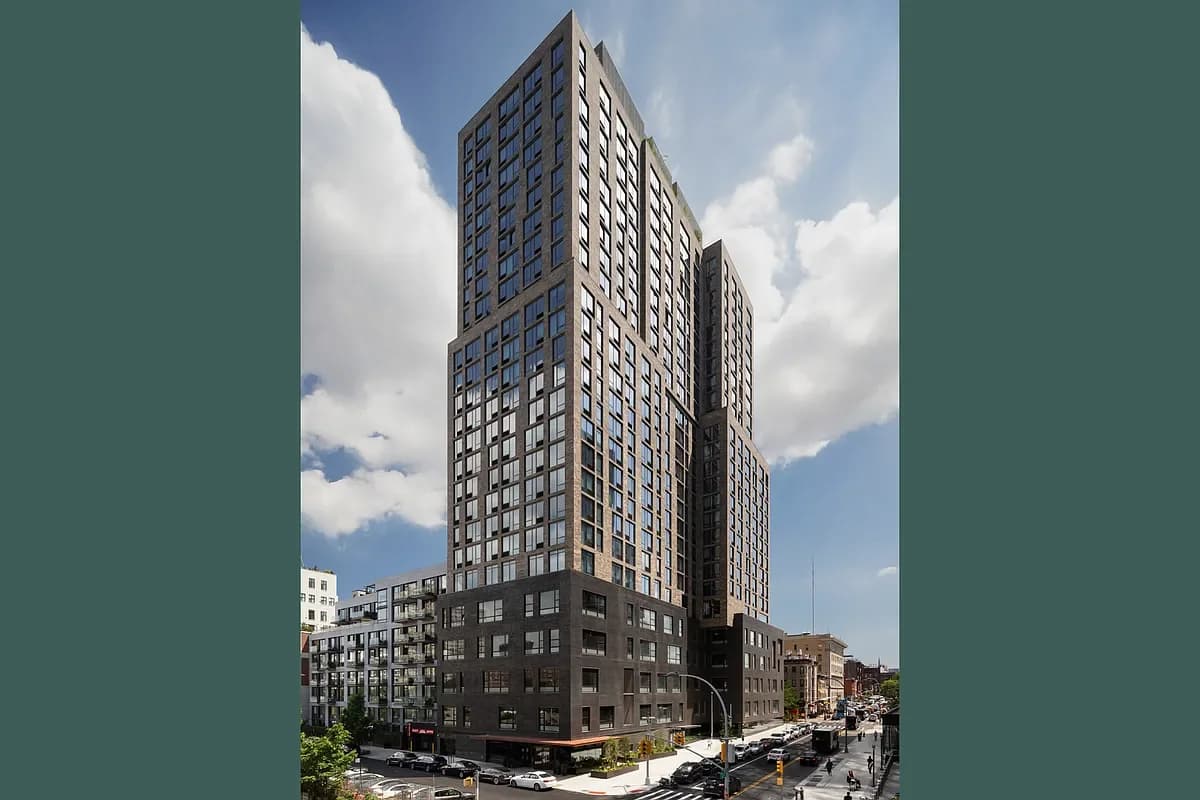 Building photo 99