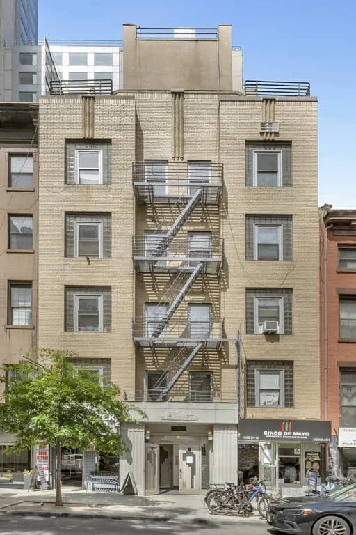 Building photo 7
