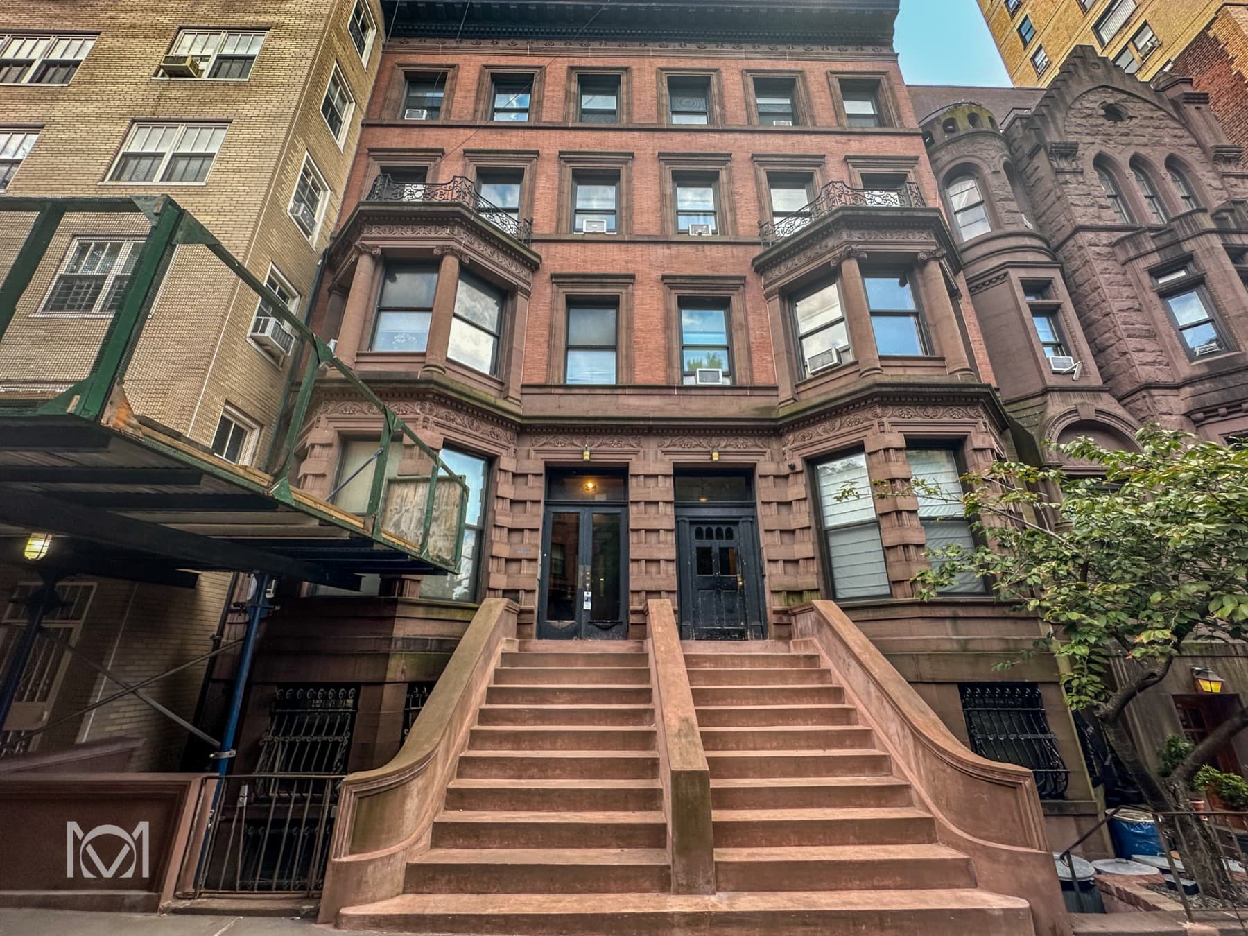 Building photo 8
