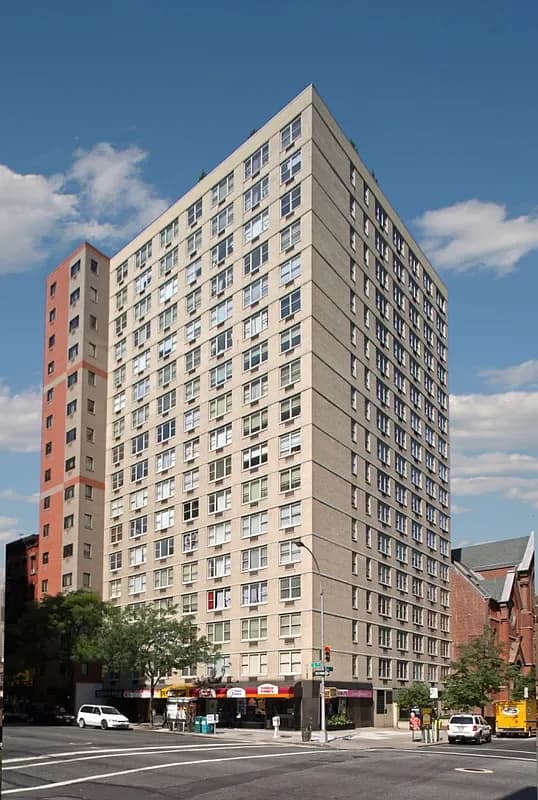 Building photo 4