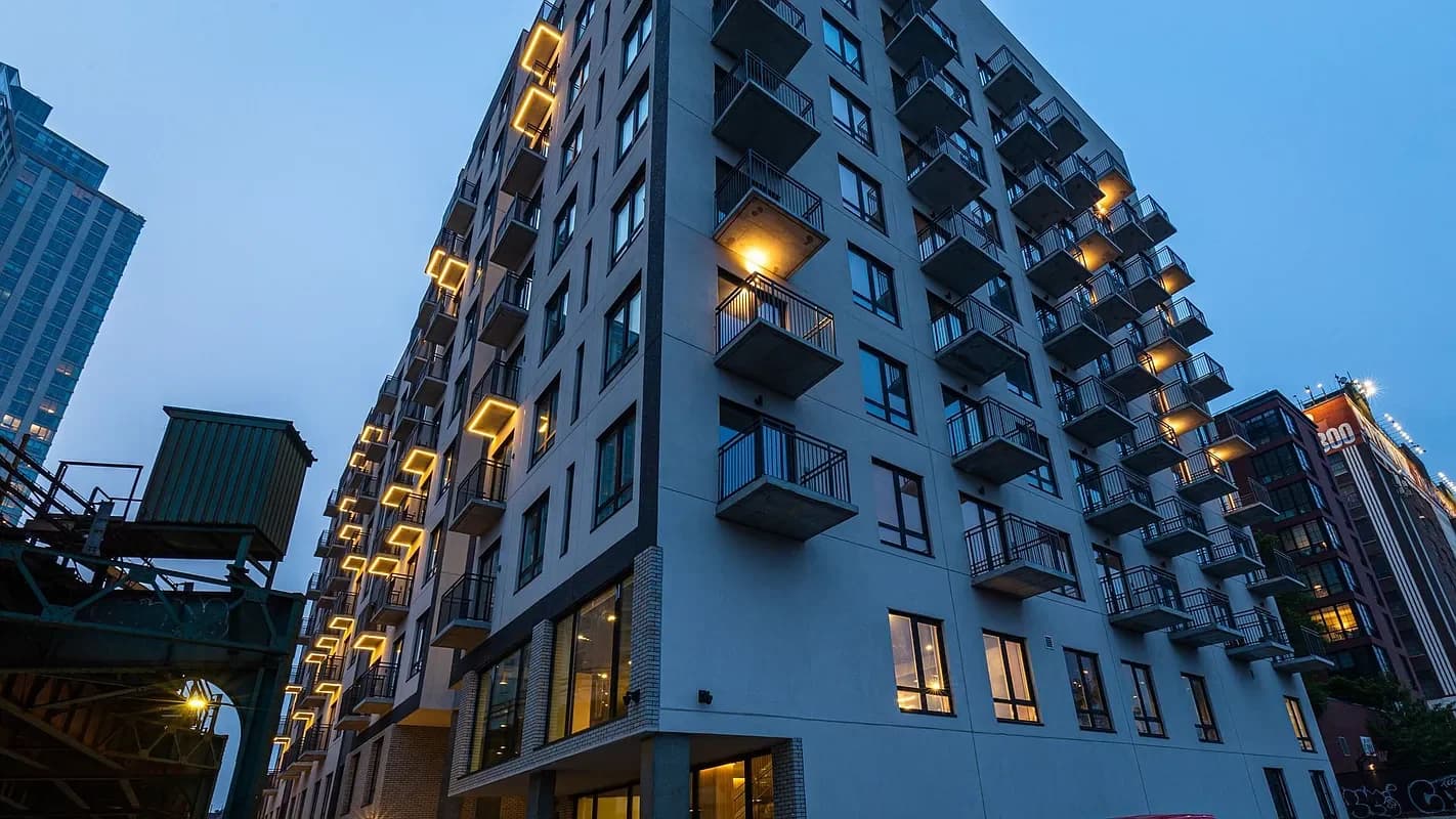 Building photo 4