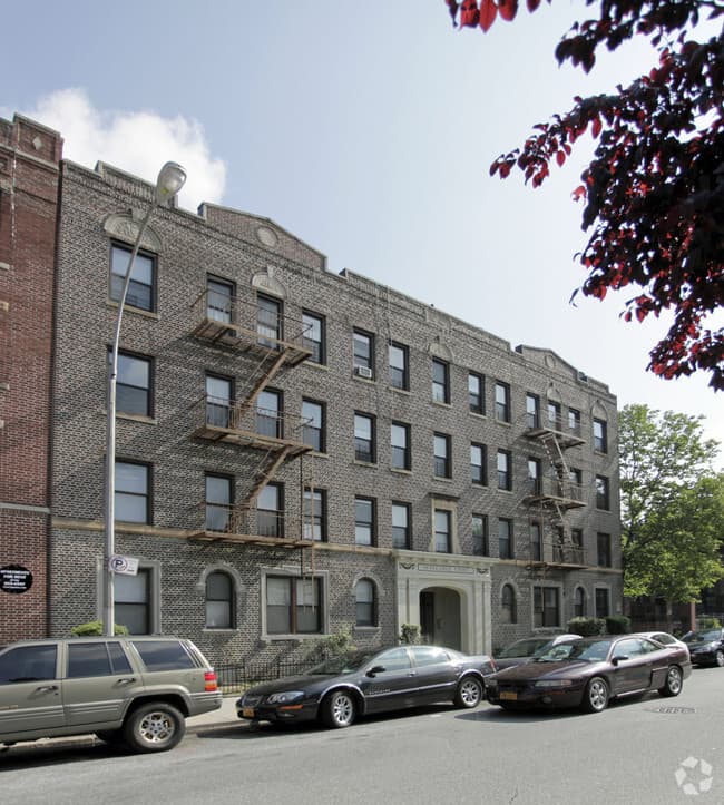 Building photo 4