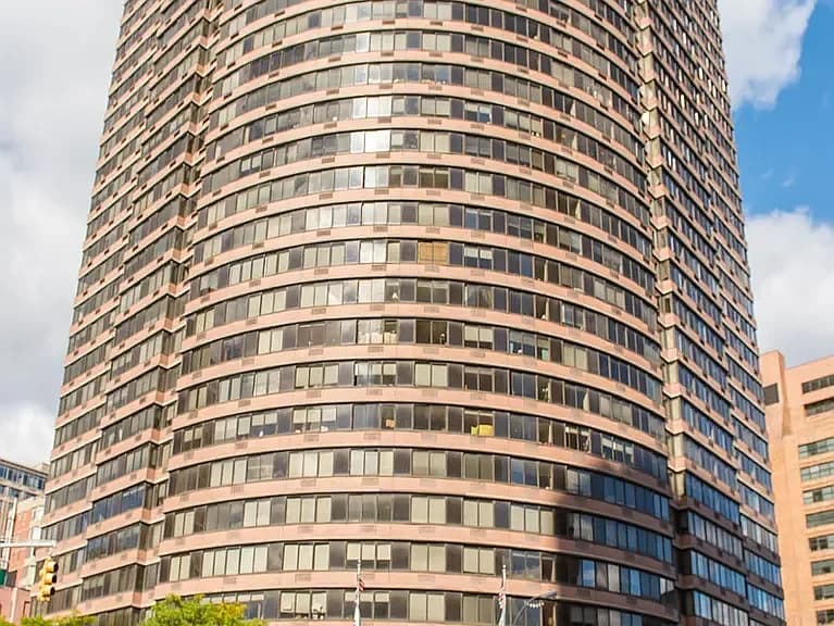 Building photo 4