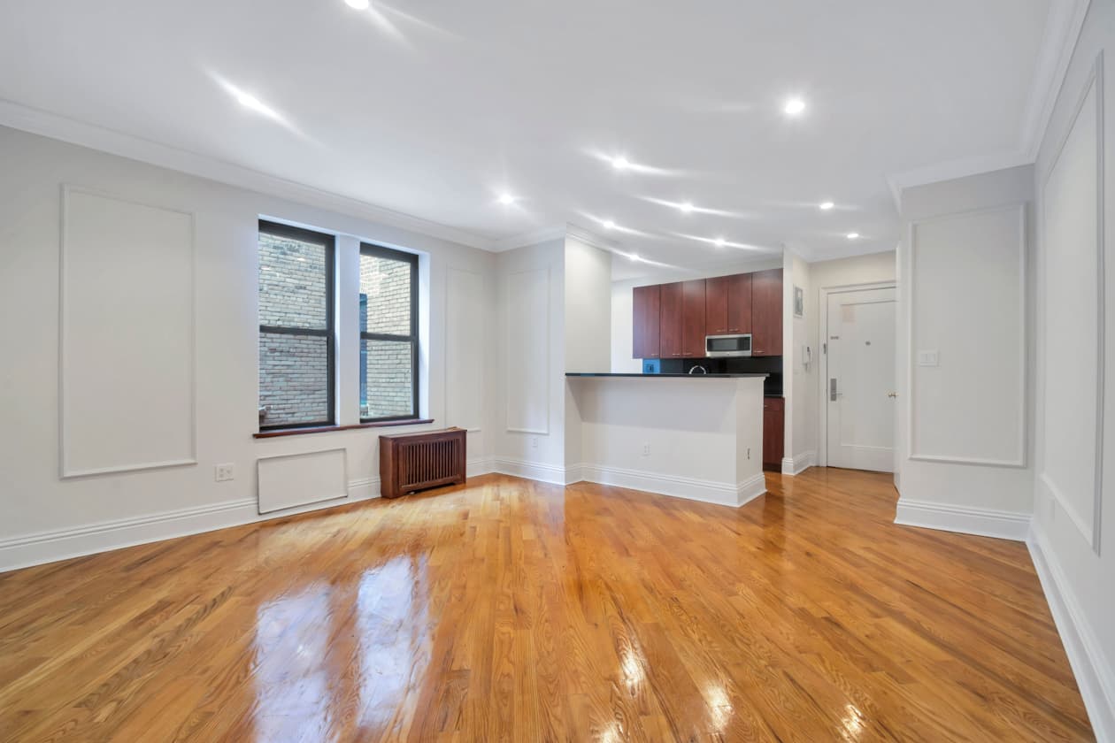 226 E 70 St #5H, Manhattan, NY 10021 1