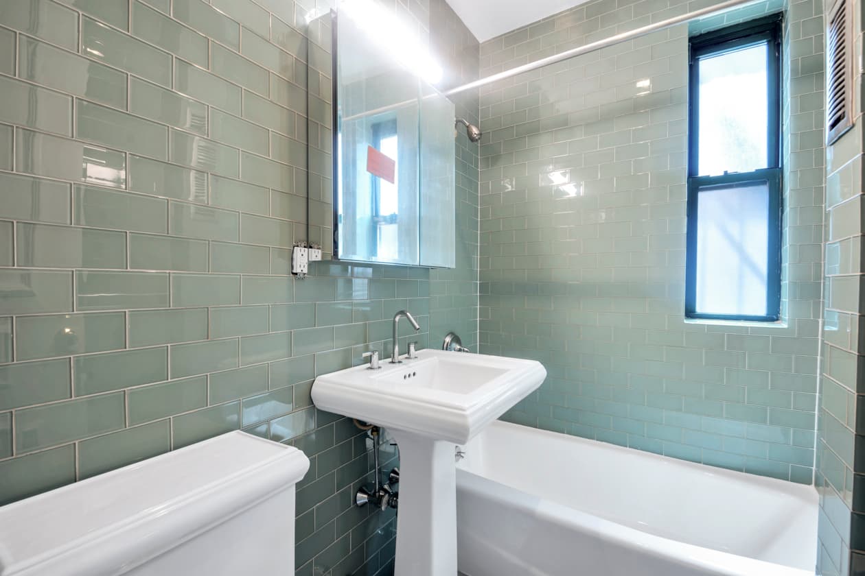 226 E 70 St #5H, Manhattan, NY 10021 1