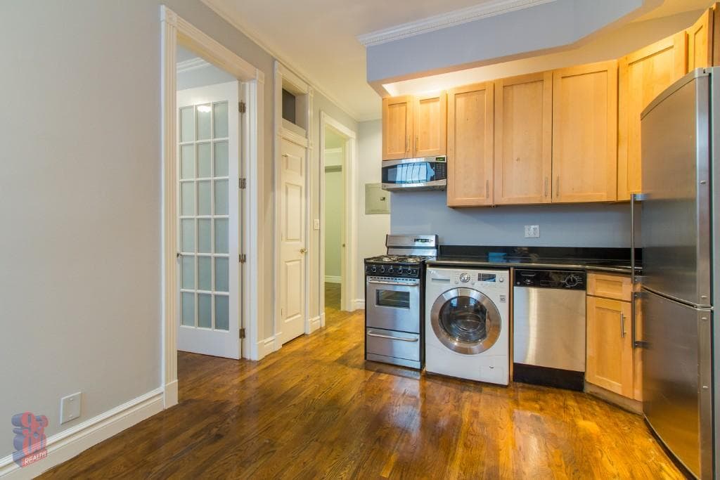 68 Clinton St #3B, Manhattan, NY 10002 1