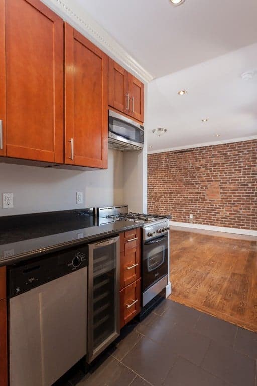 338 East 100 Street #3B, Manhattan, NY 10029 1