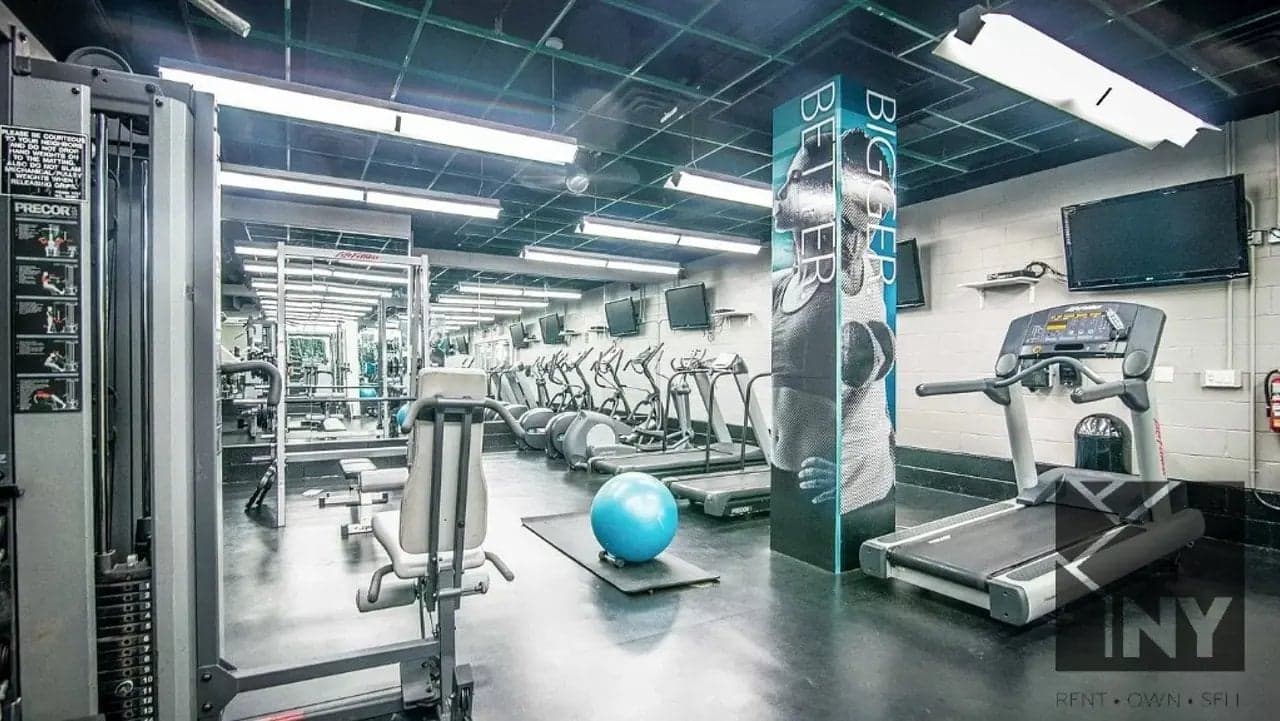 400 W 37 St #25G, Manhattan, NY 10018 1