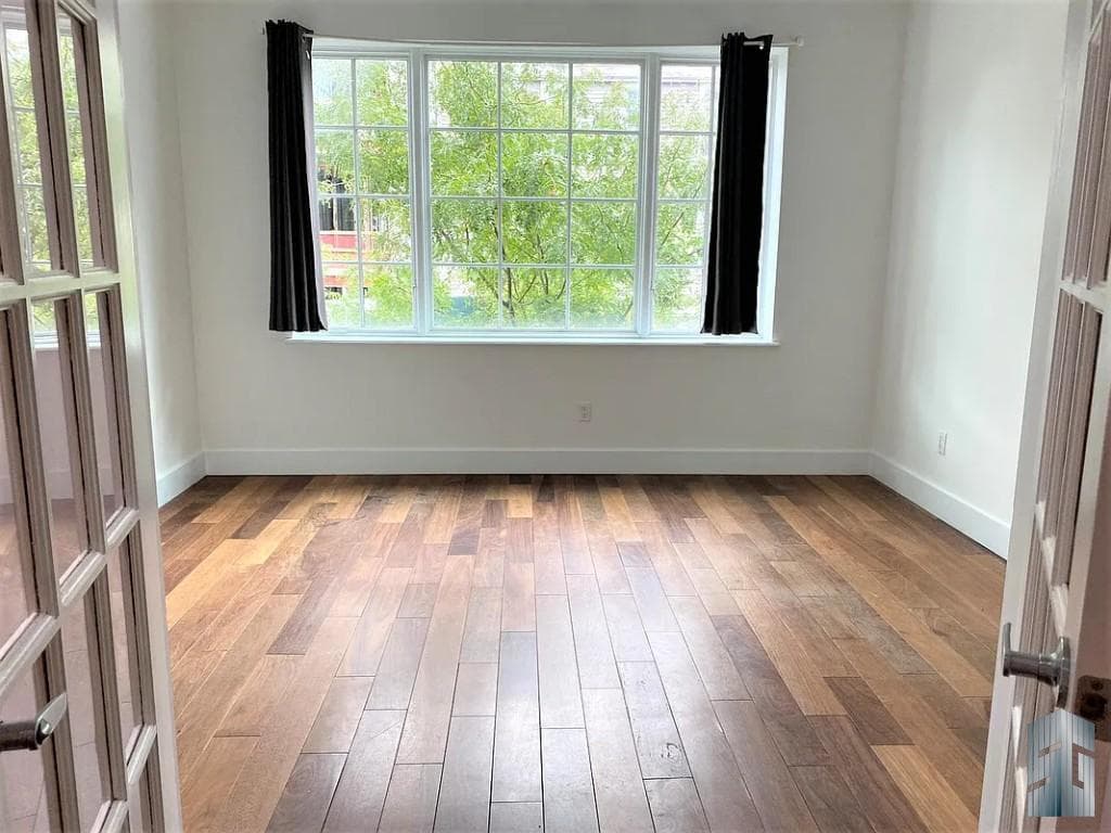 207 North 6 Street #2L, Brooklyn, NY 11211