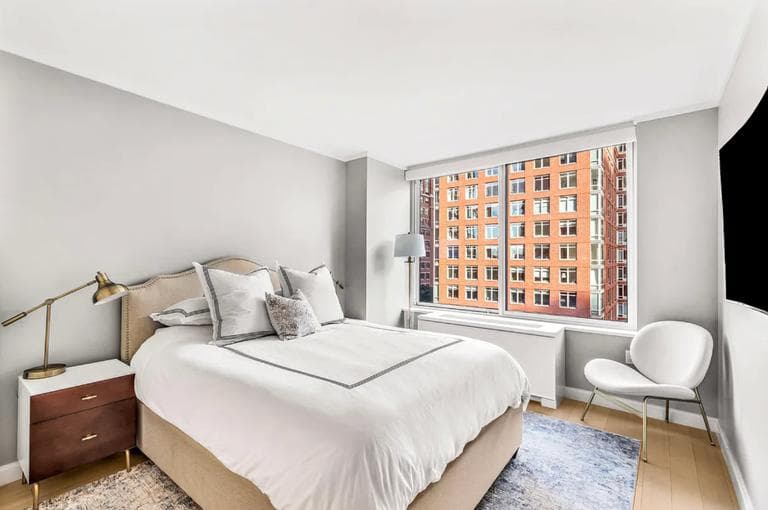 212 Warren Street #10, Manhattan, NY 10282 1