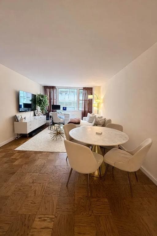 245 East 19 Street #5M, Manhattan, NY 10003 1