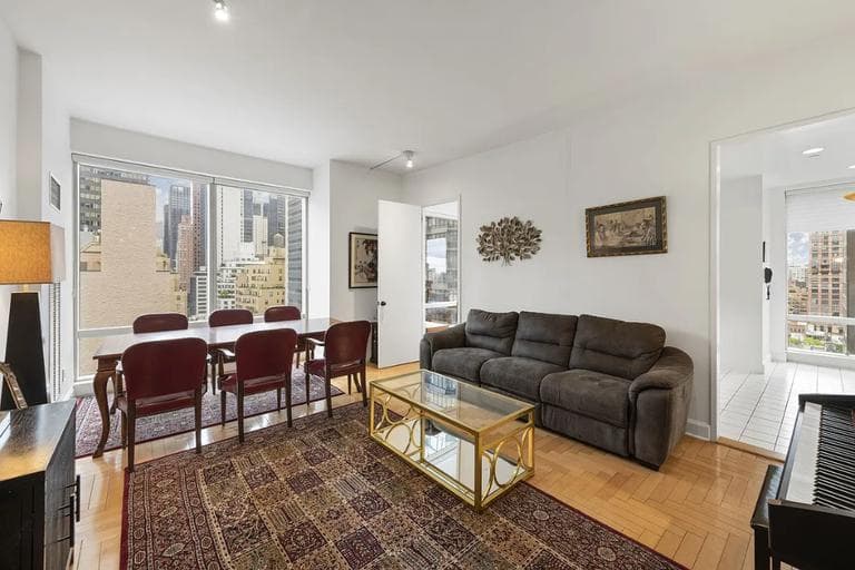 845 United Nations Plaza #18H, Manhattan, NY 10017 1