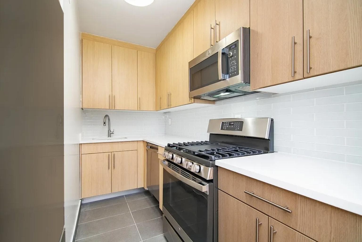 305 West 52 Street #6D, Manhattan, NY 10019 1