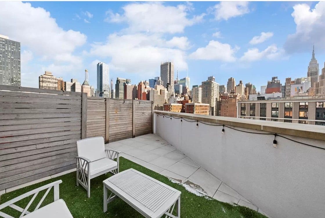 445 West 35 Street #PHM, Manhattan, NY 10018