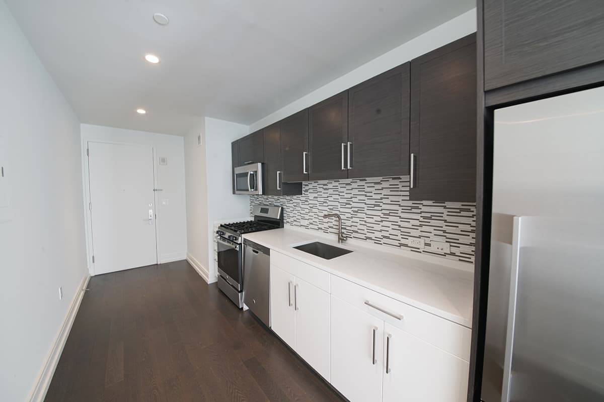 555 10 Avenue #31G, Manhattan, NY 10018 1