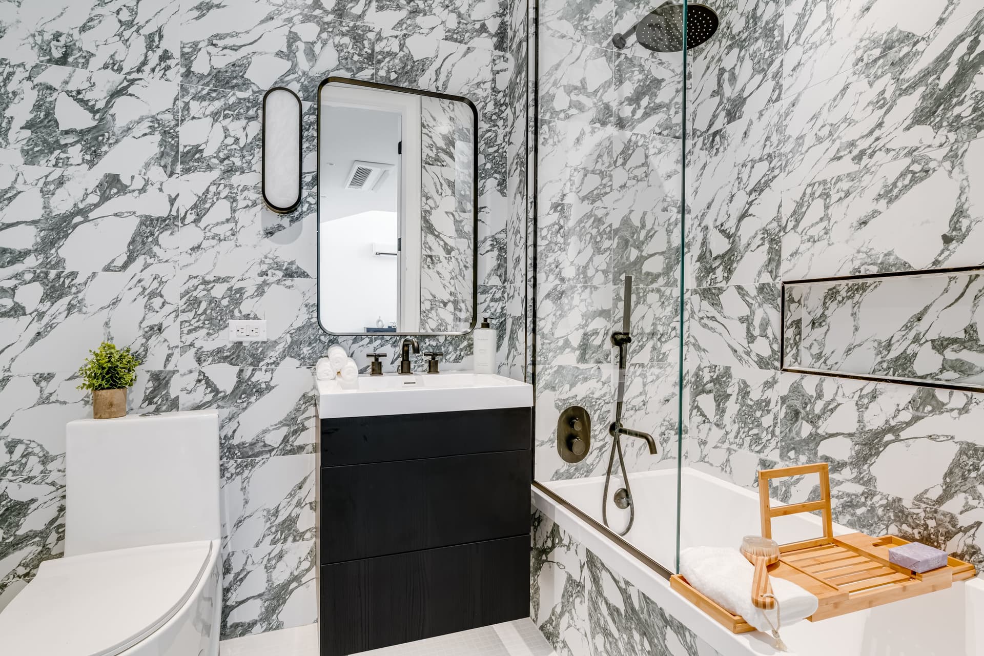 11-34 35 Avenue #712, Queens, NY 11106 1