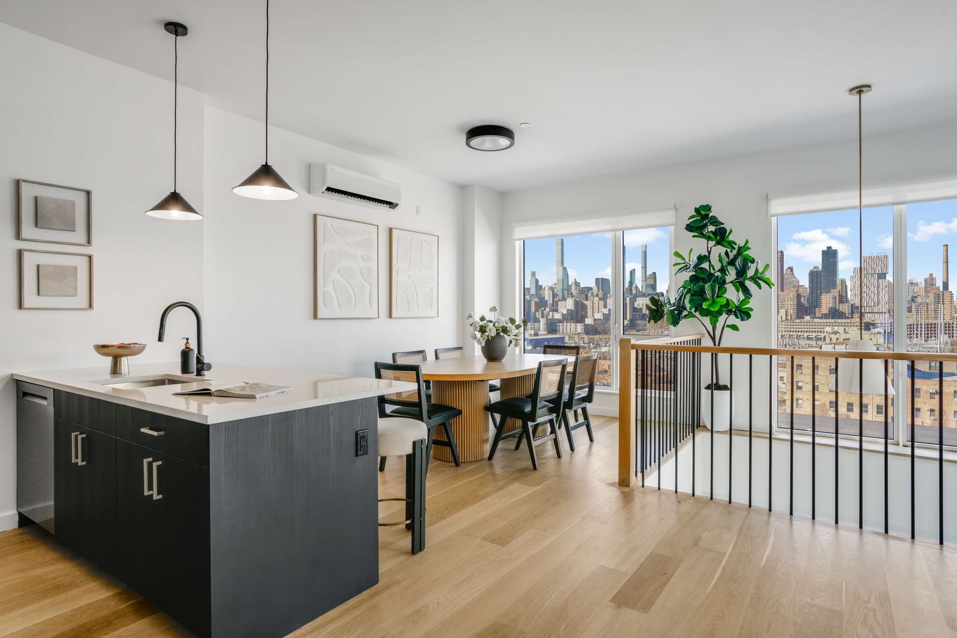 11-34 35 Avenue #723, Queens, NY 11106 1