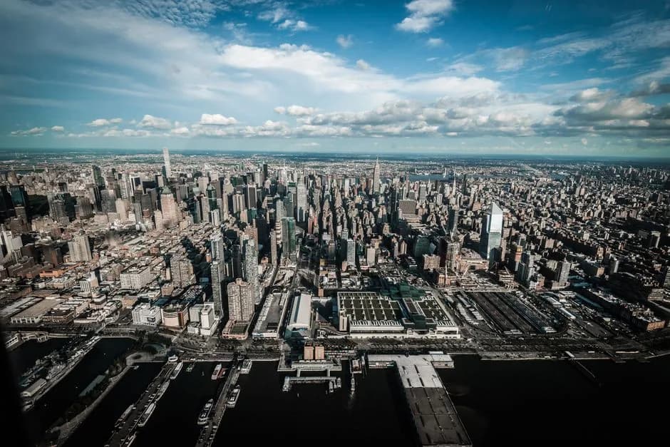 Chelsea vs. Hell's Kitchen: a renter's guide to choosing — What each is like to live in