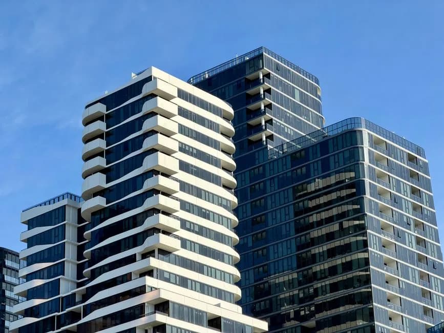 Top 10 highest-rated buildings in Forest Hills
