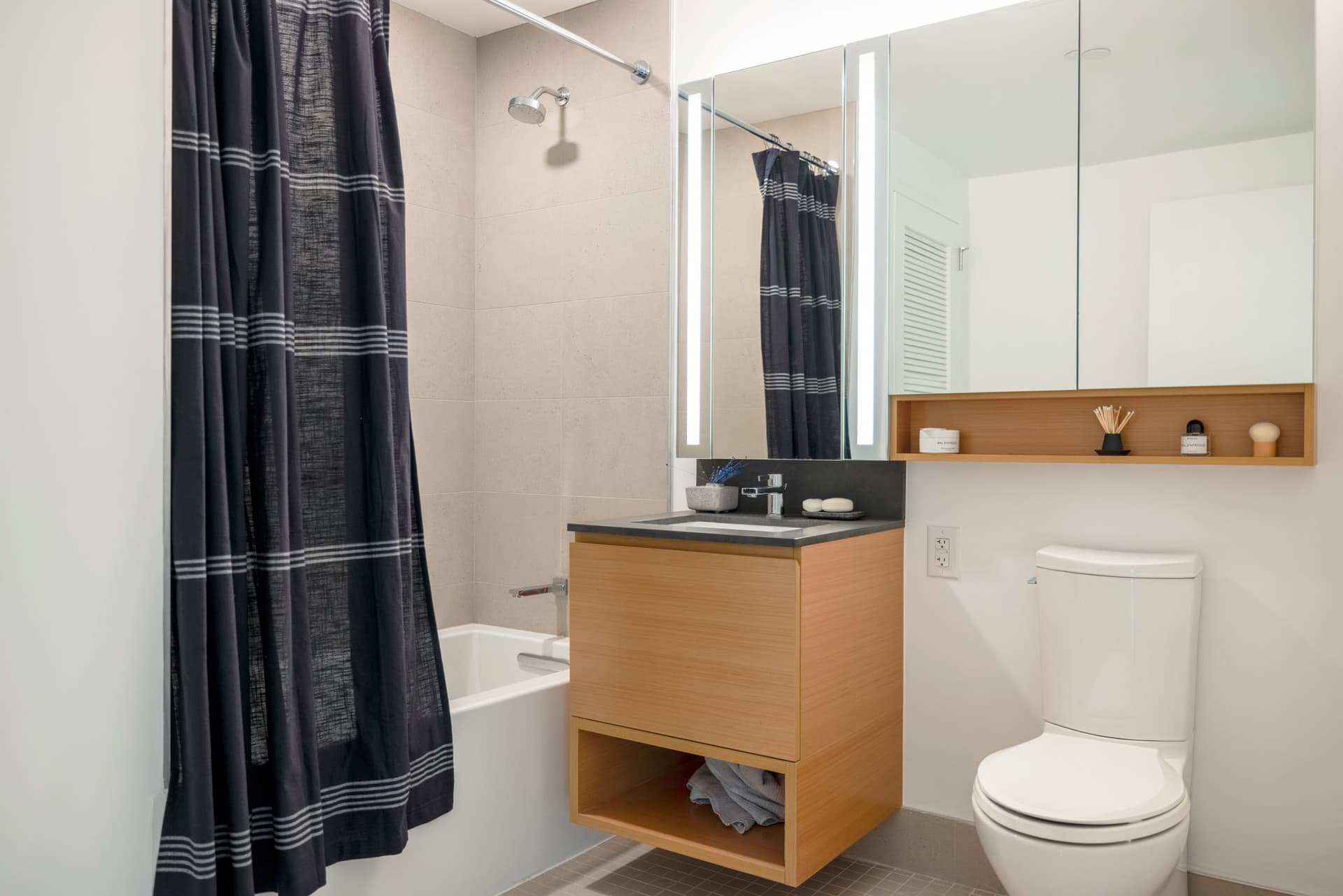 2385 3 Avenue #C-1834, Bronx, NY 10451 1