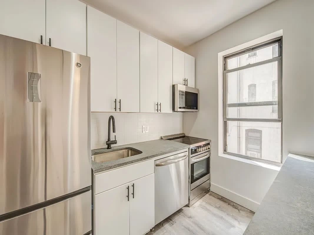 34-04 34 Avenue #E3, Queens, NY 11106 1