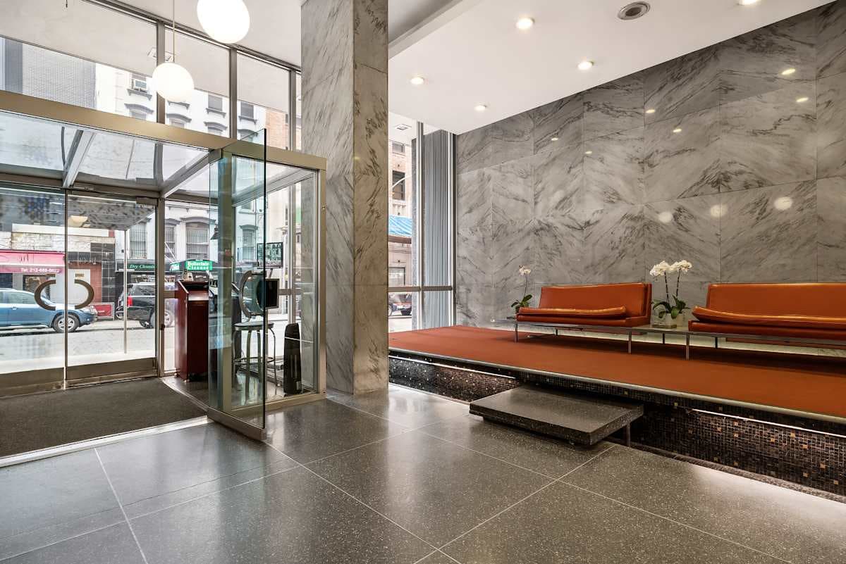 300 East 46 Street #09E, Manhattan, NY 10017 1