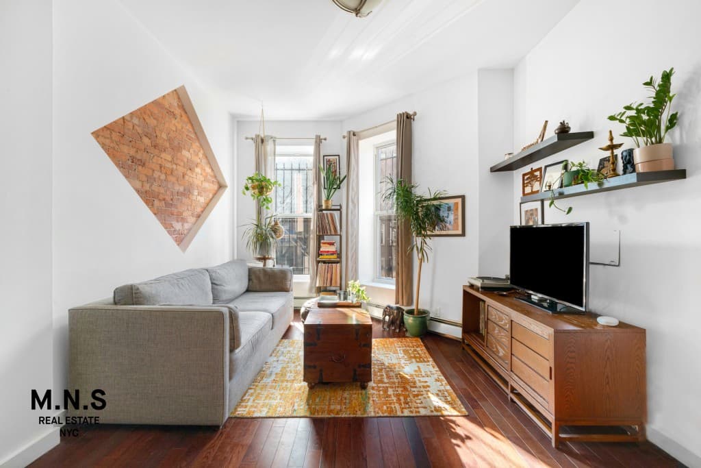 305 Stuyvesant Avenue #2, Brooklyn, NY 11233 1