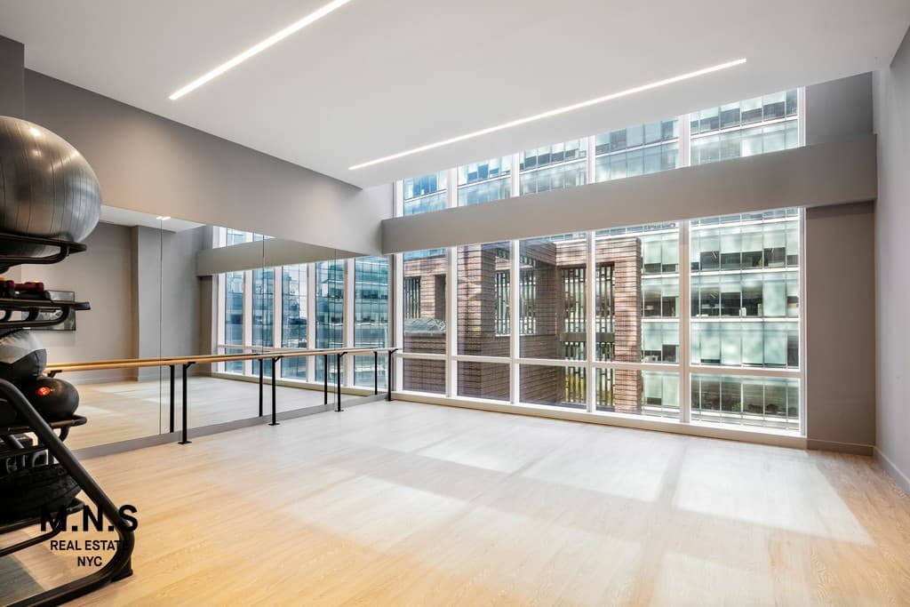 23-15 44 Rd #24H, Queens, NY 11101 1