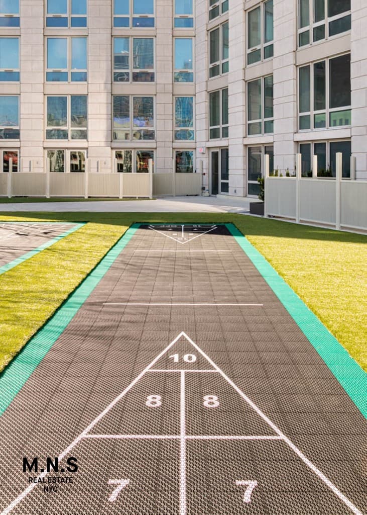 22-44 Jackson Ave #2115, Queens, NY 11101 1