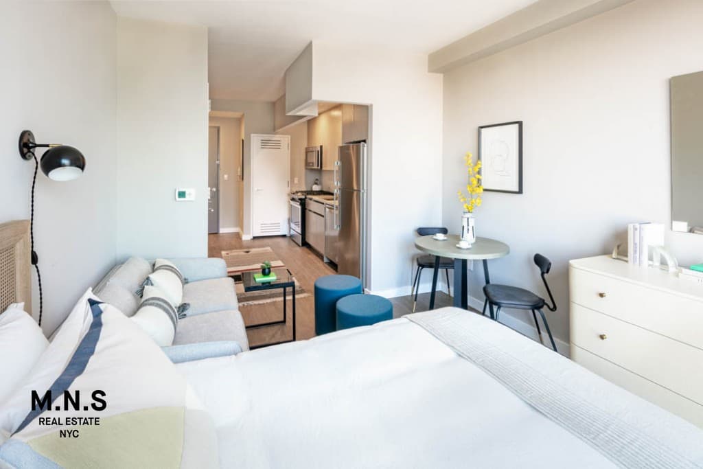 22-44 Jackson Ave #2421, Queens, NY 11101 1