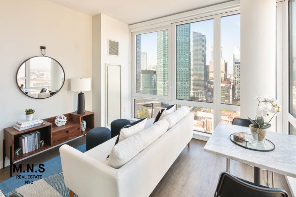 22-44 Jackson Ave #4717, Queens, NY 11101
