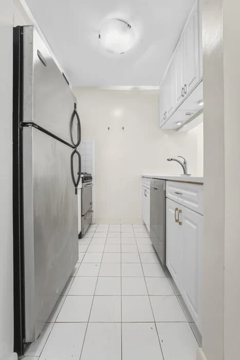 300 Albany Street #3E, Manhattan, NY 10280 apartment_kitchen 1