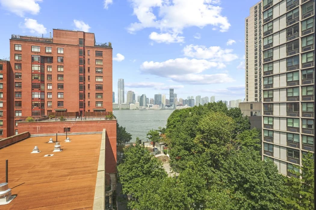 300 Albany Street #8D, Manhattan, NY 10280 apartment_view 1